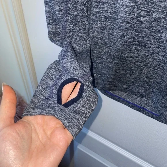 Nike Quarter Zip Sweater - Picture 6 of 7